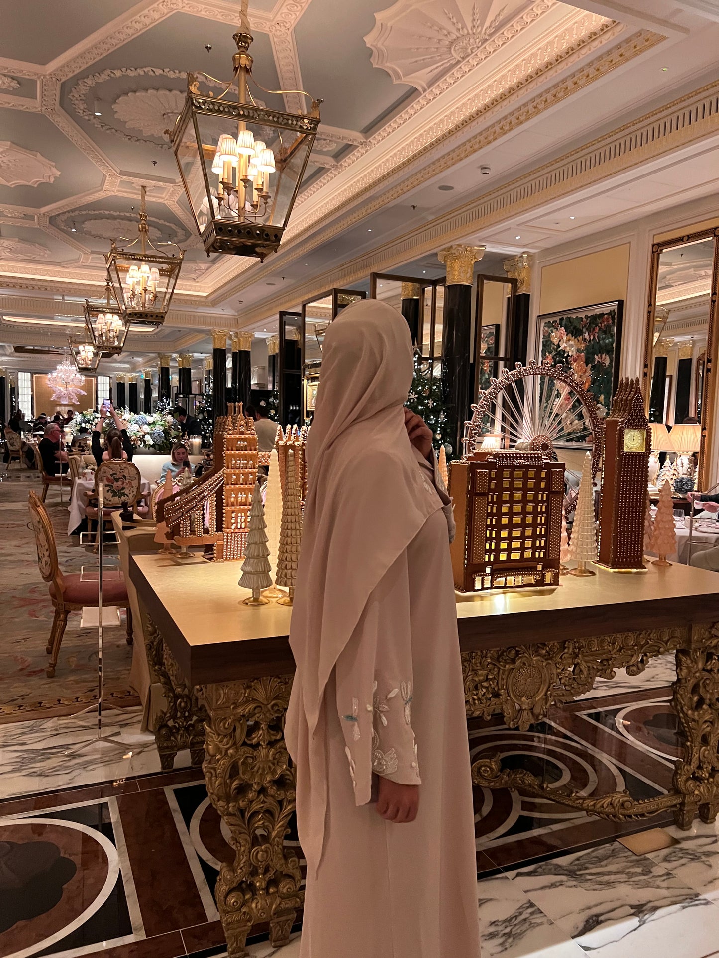 Layal abaya (shipping time 1 week)