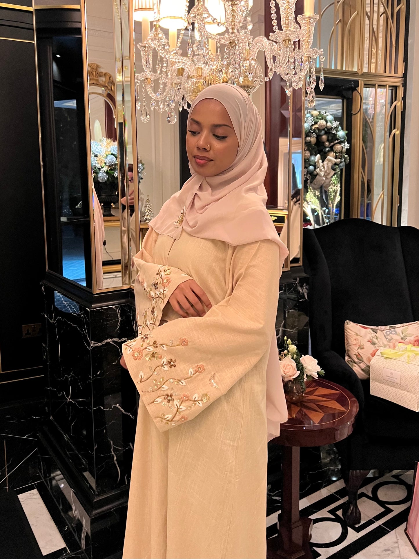 Limited edition linen abaya (shipping time 1 week)
